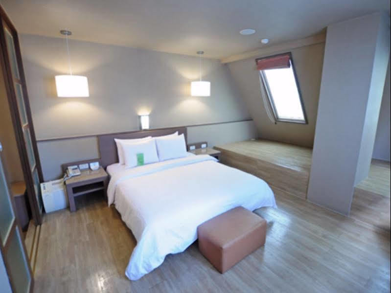 Kindness Hotel - Hanshen Kaohsiung Zewnętrze zdjęcie