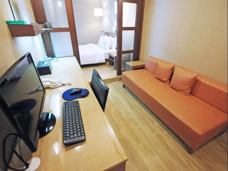 Kindness Hotel - Hanshen Kaohsiung Zewnętrze zdjęcie